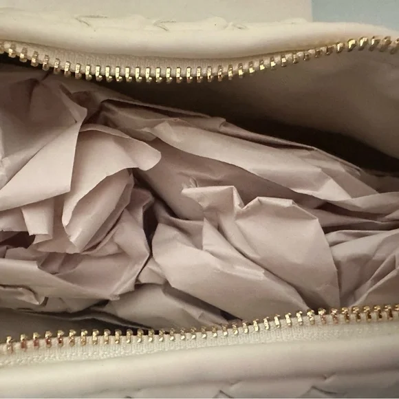 A New Day White Woven Shoulder Bag - Picture 6 of 8